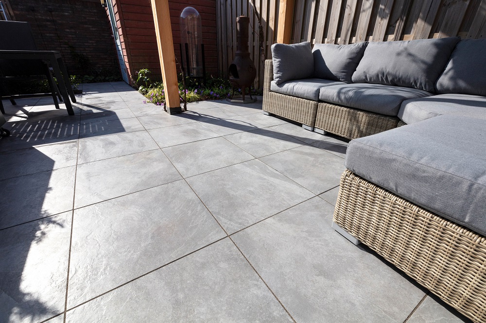 Tuintegel 60x60x4 - GeoCeramica Tracks Mustang Grey 60x60x4