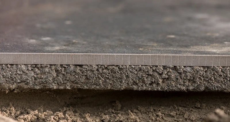 Bont het formulier moeilijk Hoe moet je keramische tegels met onderlaag leggen? | Bestratingsweb.nl