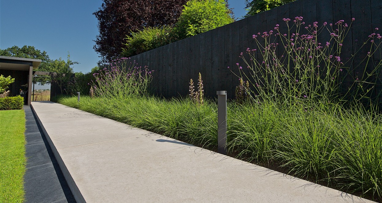 modern landelijk wandelpad tuin