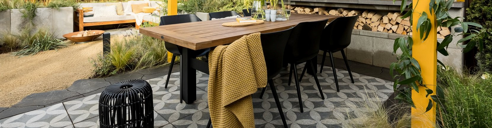 terras met motief tuintegels