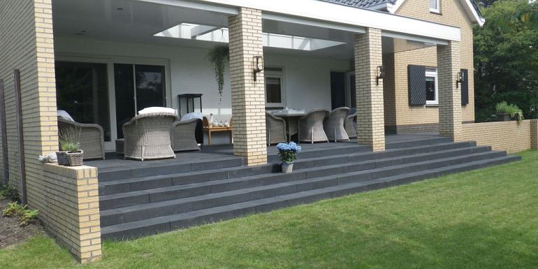 Traptrede GeoColor Solid Black 100x35x15 cm