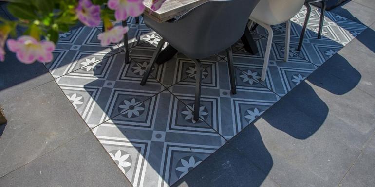 GeoCeramica Concreet Flower Decorate 60x60x4 cm