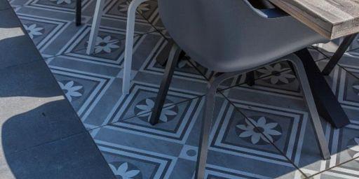 GeoCeramica Concreet Flower Decorate 60x60x4 cm