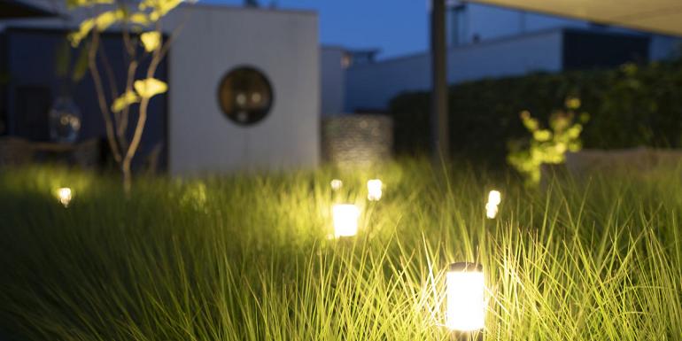 In-lite hoge staande lamp LIV SILVER