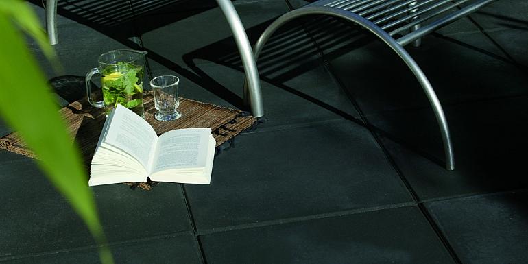 Tegel KOMO Zwart 30x30x4,5 cm (met pallet)